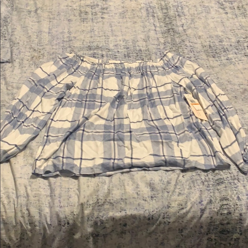 Off the shoulder Vince top